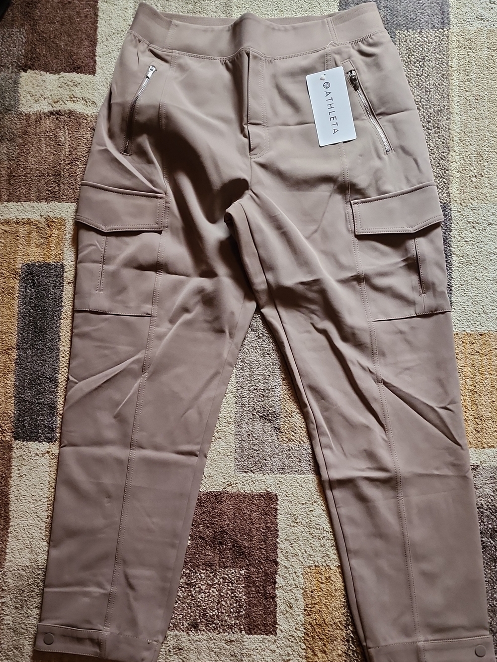 Athleta NWT Women's Taupe Cargo Pants with Zip Pockets